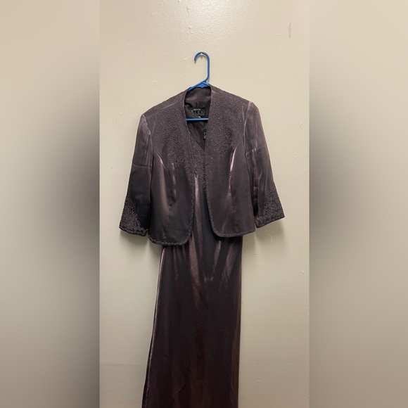 Brown 12P Dress - Picture 2 of 2